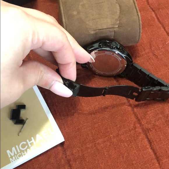 Michael Kors black and gold watch - Picture 5 of 5